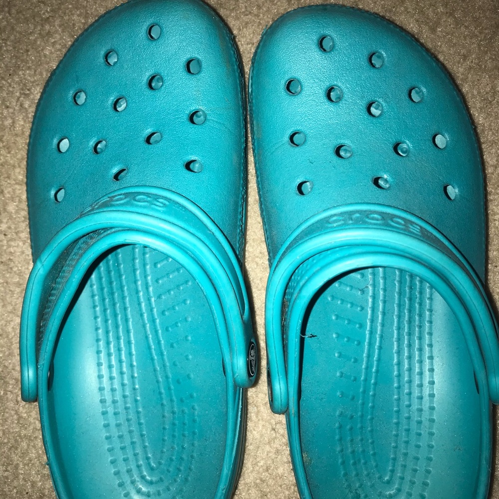 crocs- teal, women size 9